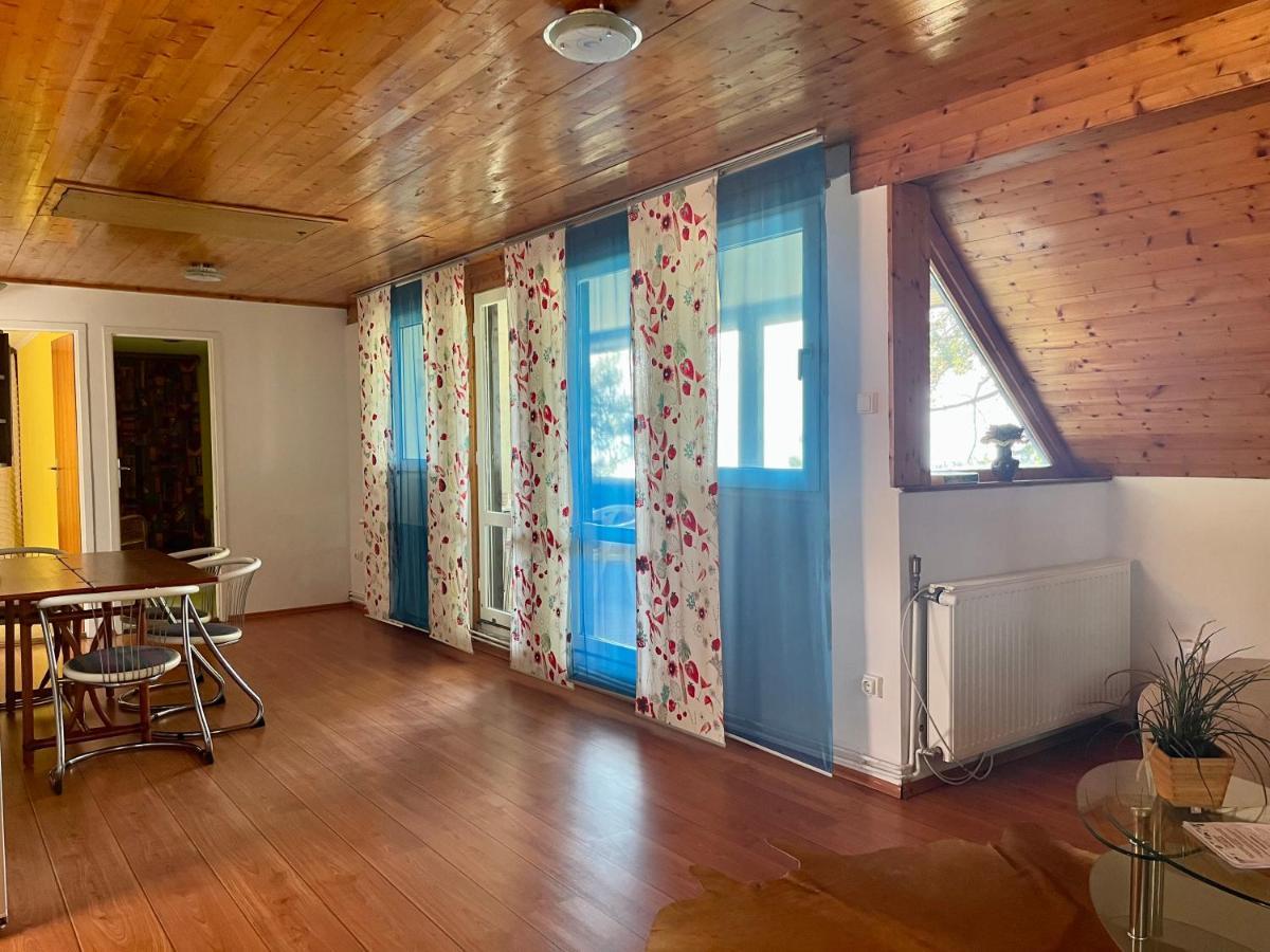 Casa Di Bianca - Koezvetlen Vizparti Nyaralo Appartement Siófok Buitenkant foto